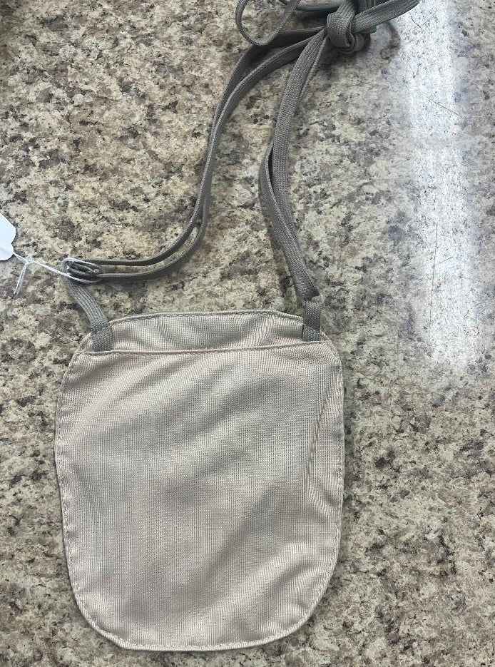 Deluxe Tan Neck Pouch 041695
